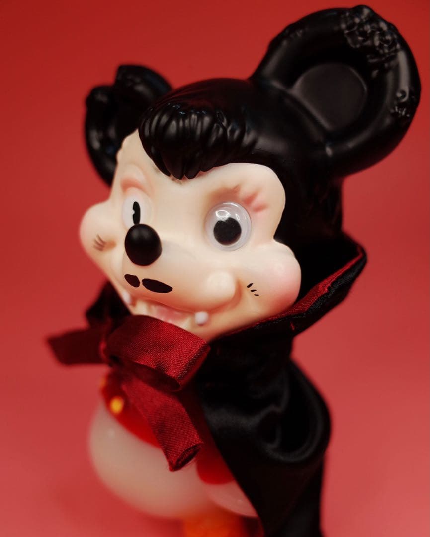 ミナド・ドラキュラ　吸血鬼　ヴァンパイア　ポップカルチャー　フィギュア　ソフビ