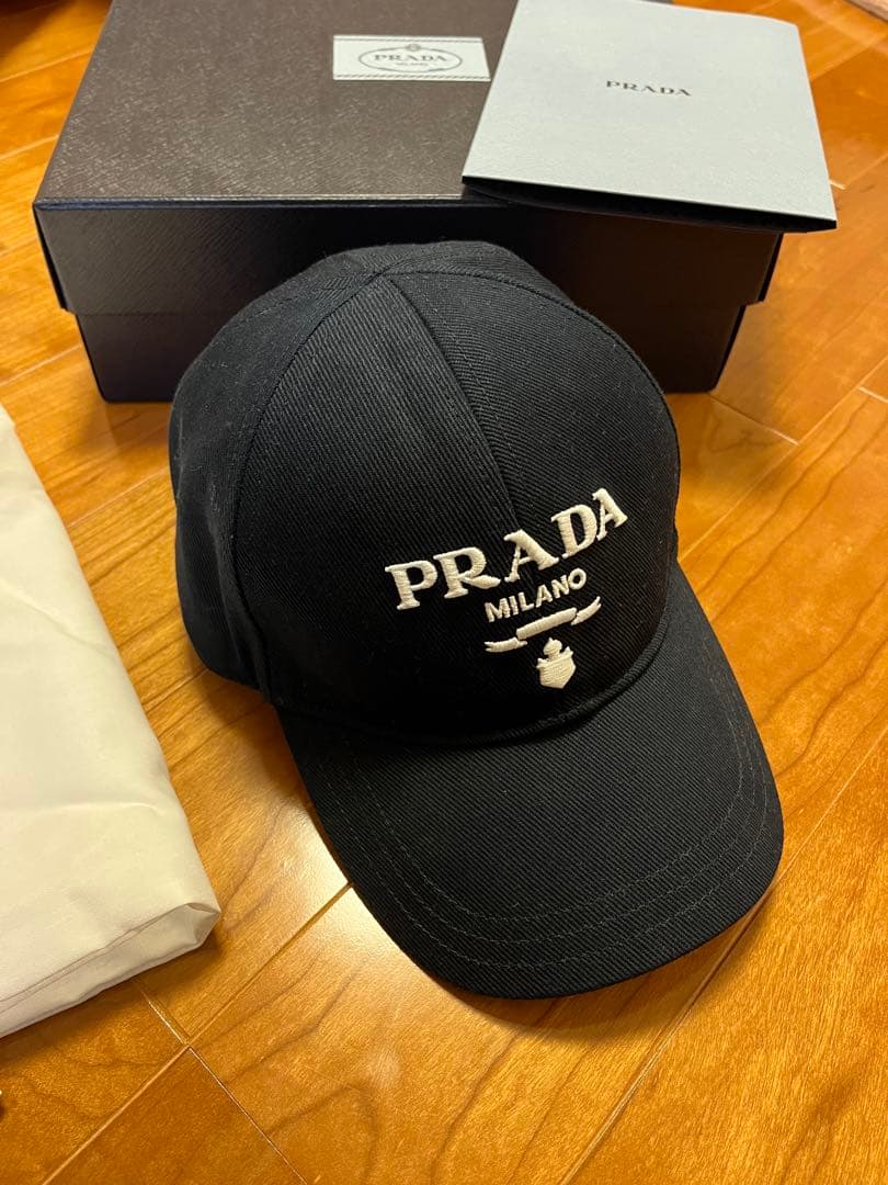 早い者勝ちPRADAキャップ - メルカリ