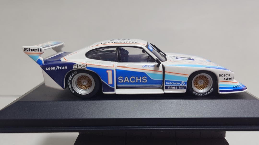 ミニチャンプス Minichamps フォード カプリ ターボ GR.5