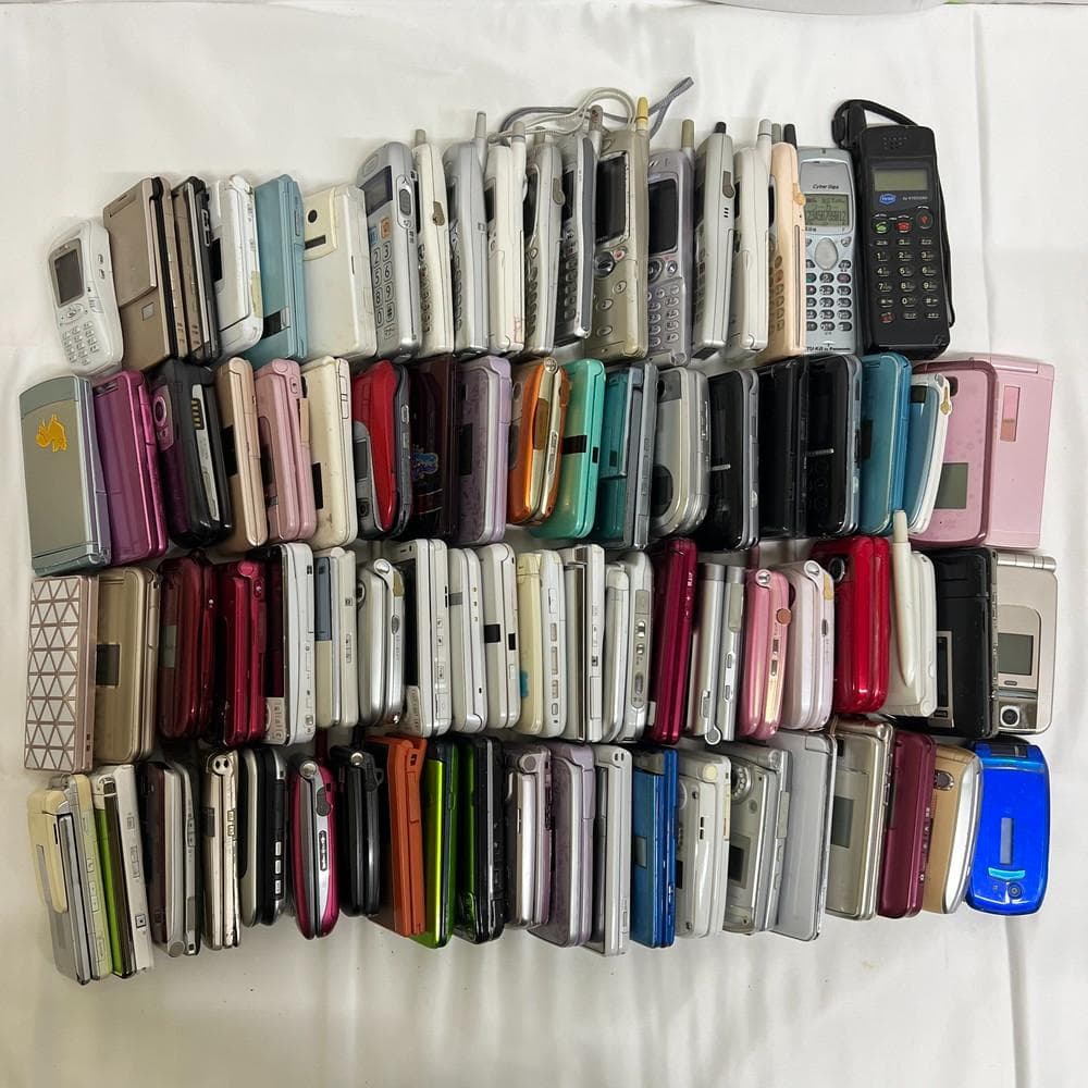 個◇ガラケー約80台まとめ売り ジャンク 携帯 部品取り 約10㎏ 01005