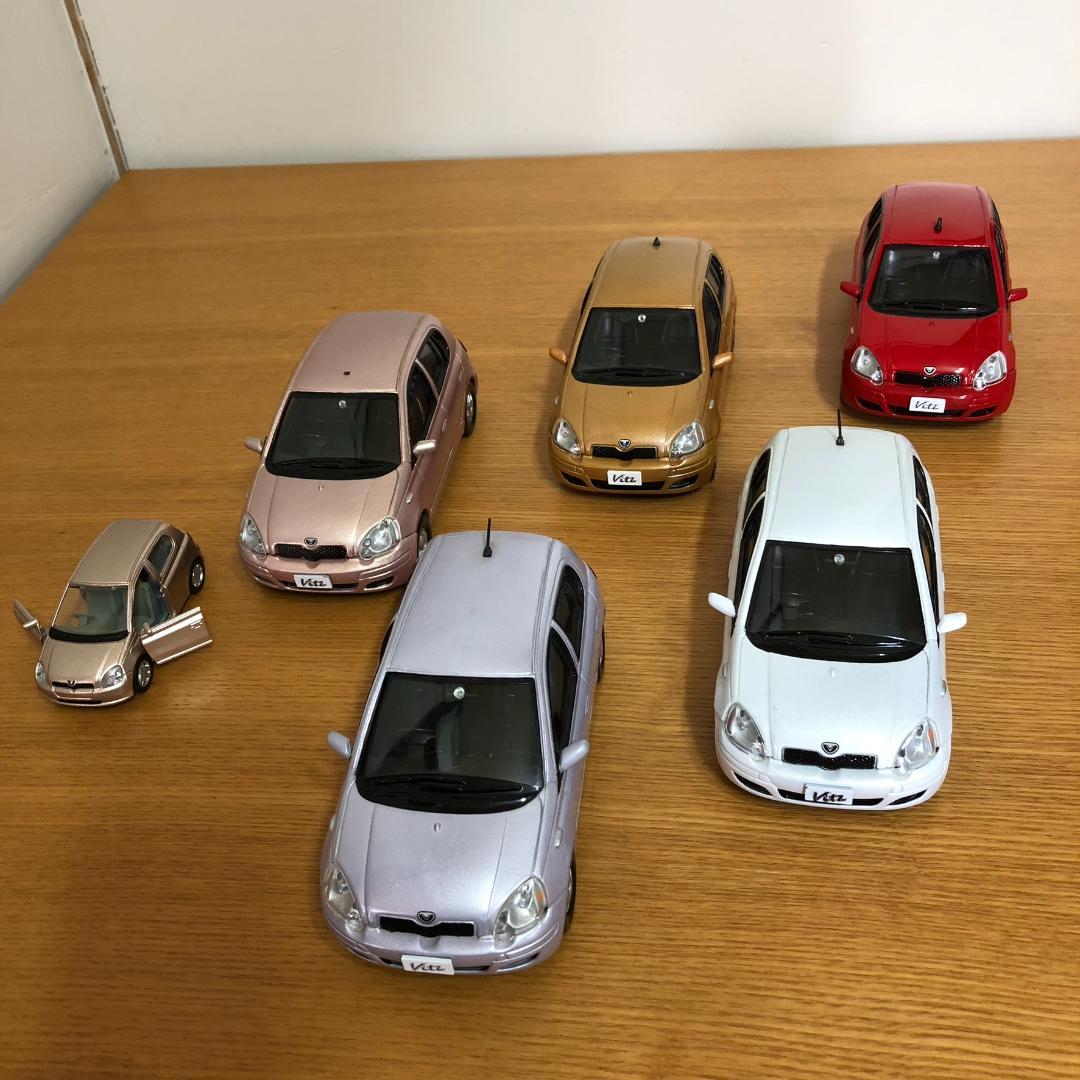 TOYOTA Vitz 1/24 ミニカー 13台