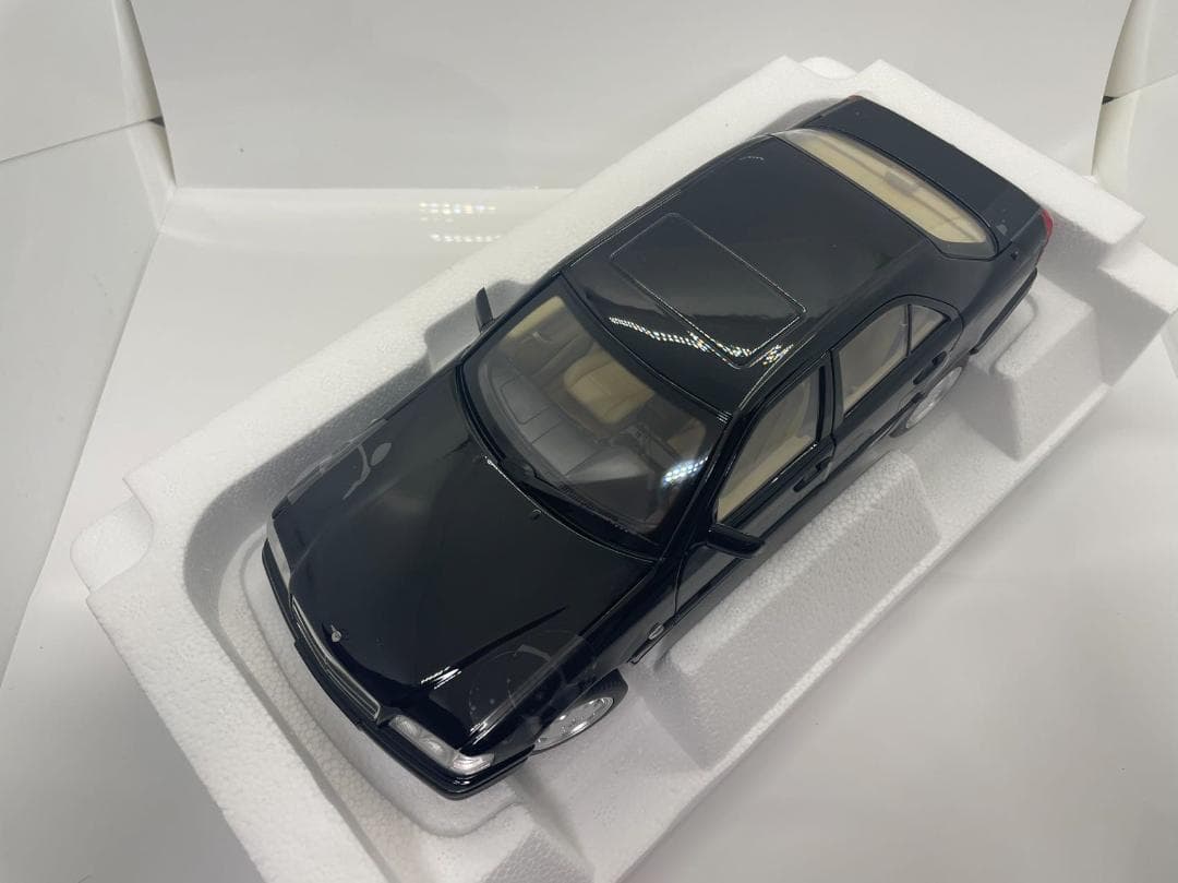 304-042 ノレブ 1/18 メルセデスベンツ C-Class 1997