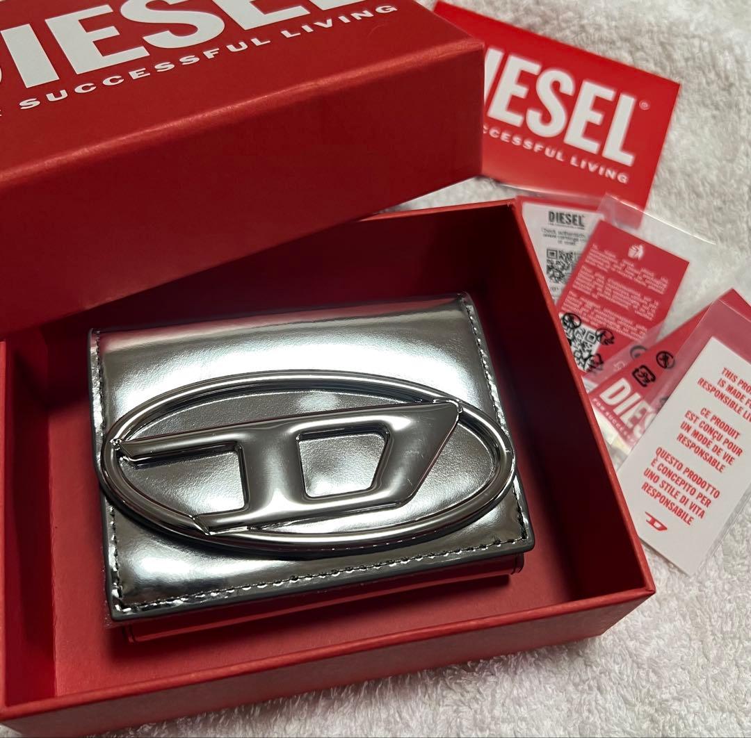 DIESEL ディーゼル シルバー 三つ折り財布 ロゴ付き 可愛い 希少