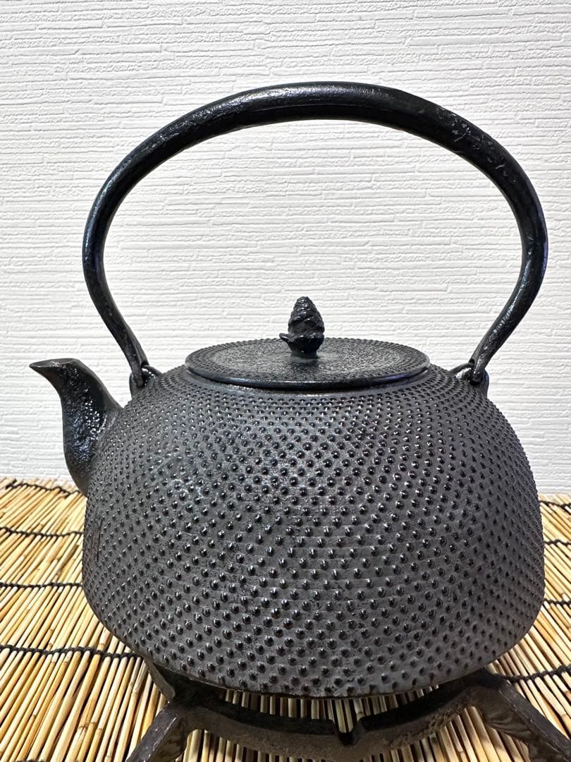 未使用相当、長期保管品、栞付 南部盛栄堂造１５型アラレ 鉄瓶 南部鉄瓶 南部鉄器