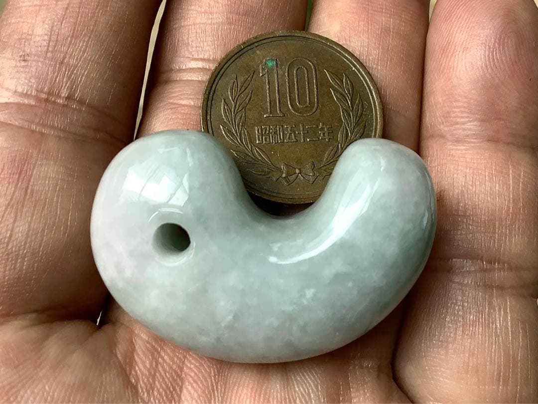 ✳味身良好極上 絶対のおすすめ‼️30万円以上します糸魚川翡翠勾玉