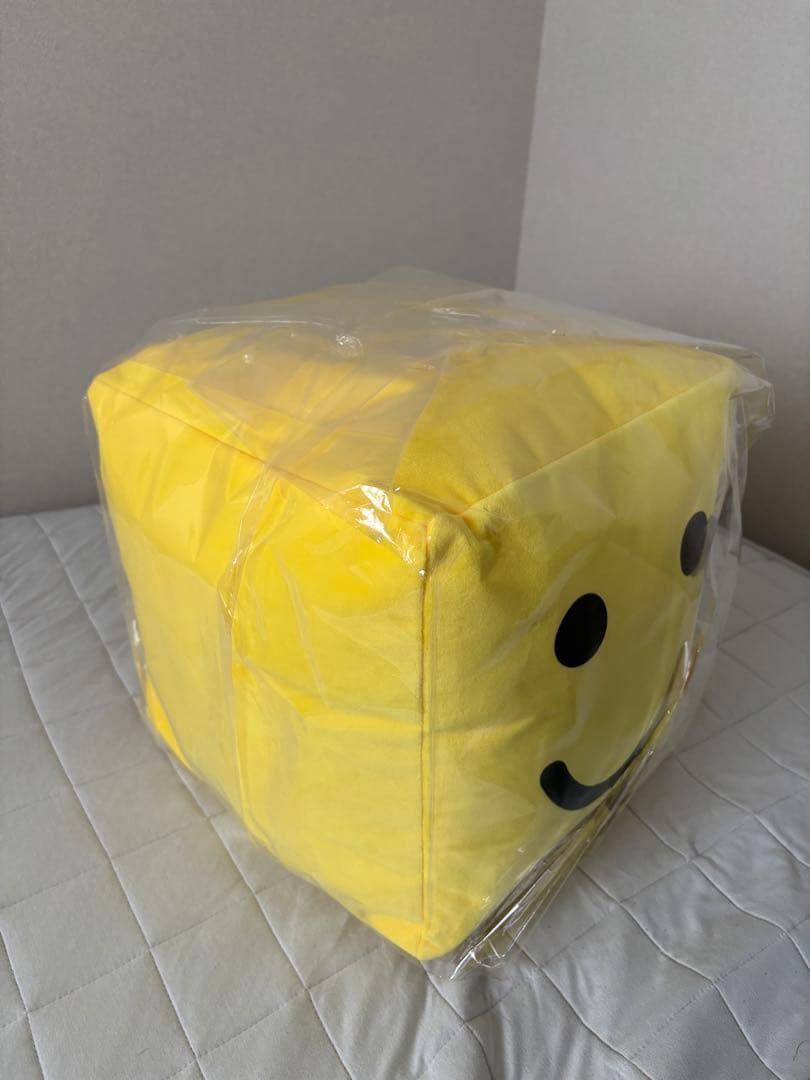 【非売品】調子くんクッションと缶バッジ2個とシール9枚【新品未開封】