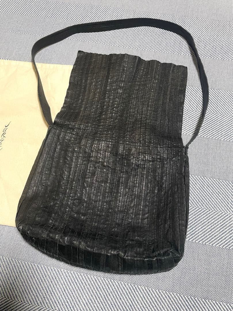 ヨーガンレール 斜め掛けメッセンジャーバッグ