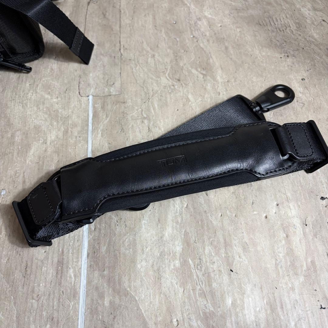 未使用に近い TUMIトゥミ Alpha3 2603182D3 ビジネスバッグ