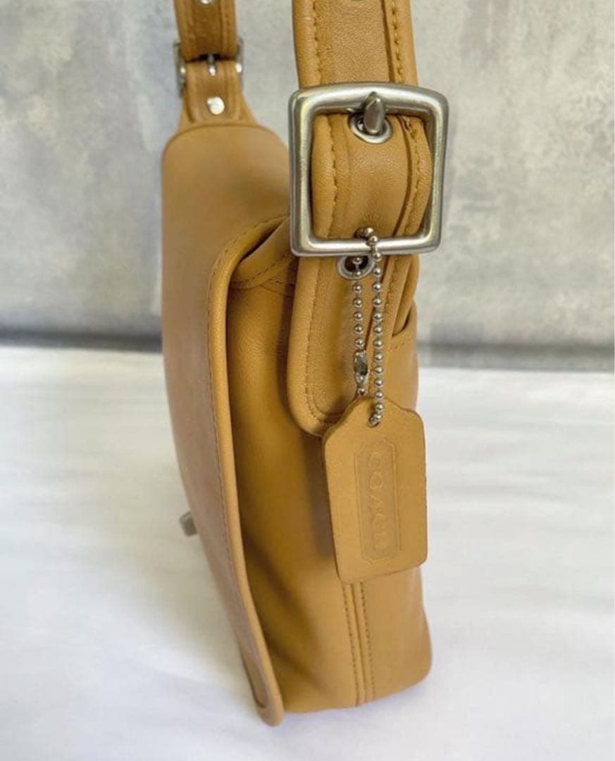 オールドコーチ coach キャメル ショルダーバッグ レザー