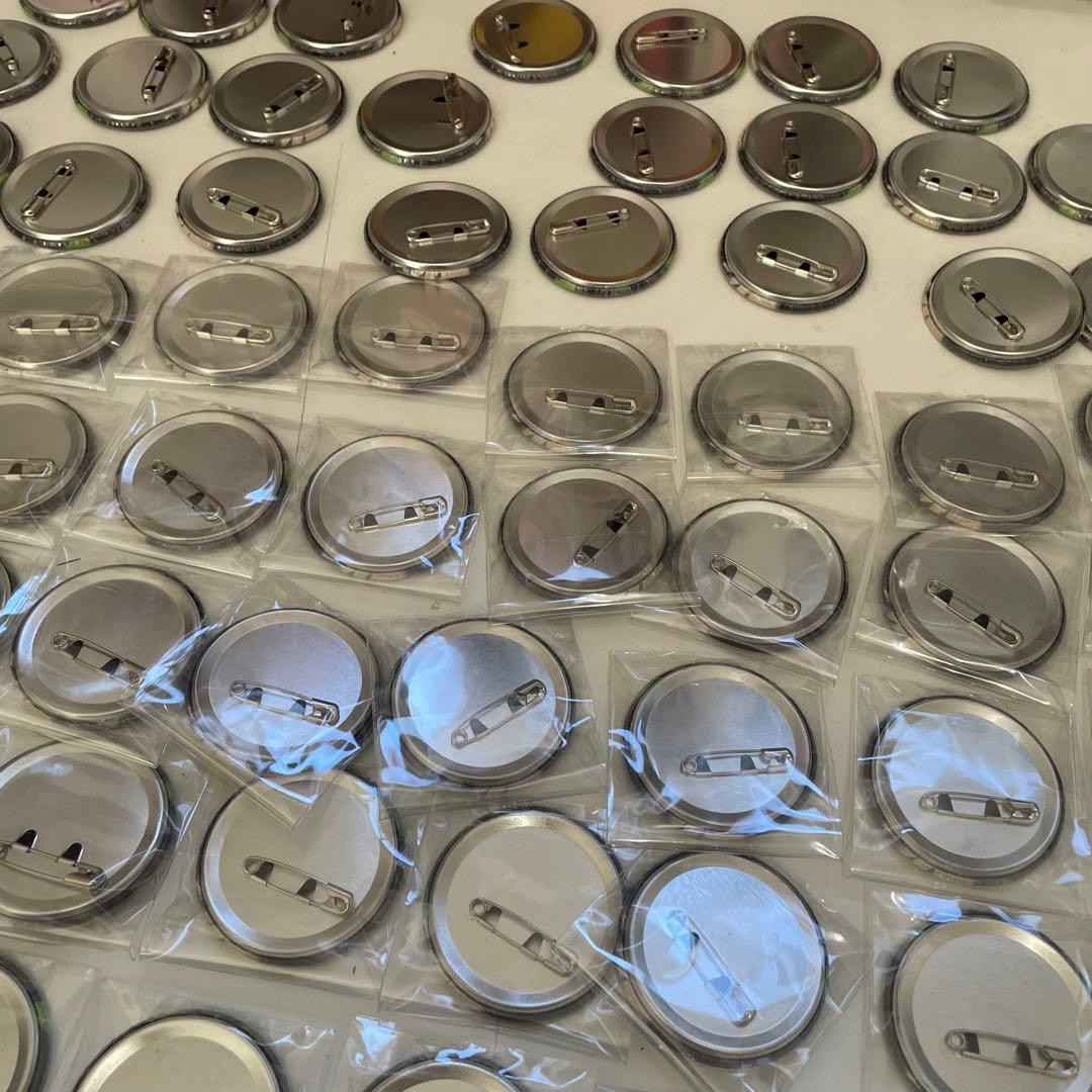 Q53.浦島坂田船 うらたぬき ハロパ 缶バッジ 等身 バドモン - メルカリ