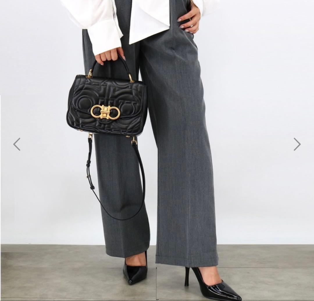 Salvatore Ferragamo フェラガモ　ガンチーニショルダーバッグ