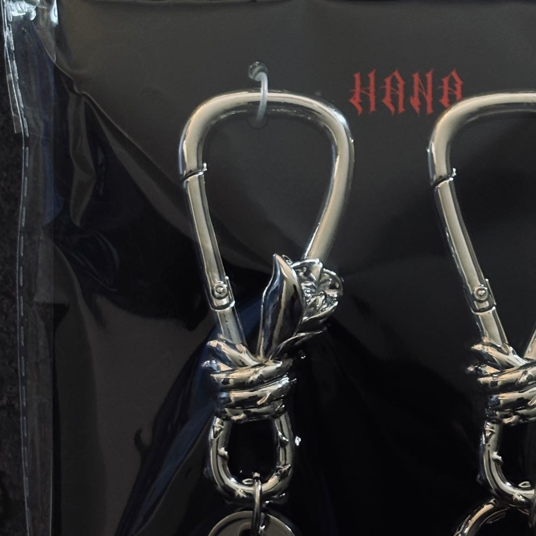 新品未開封】HANA「BAD LOVE」グッズ カラビナ 即購入可◎ 匿名発送