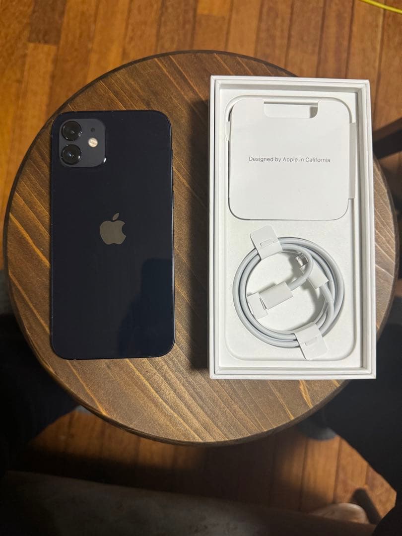 iPhone12 64GB ブラック SIMロック解除済み 電池容量84%