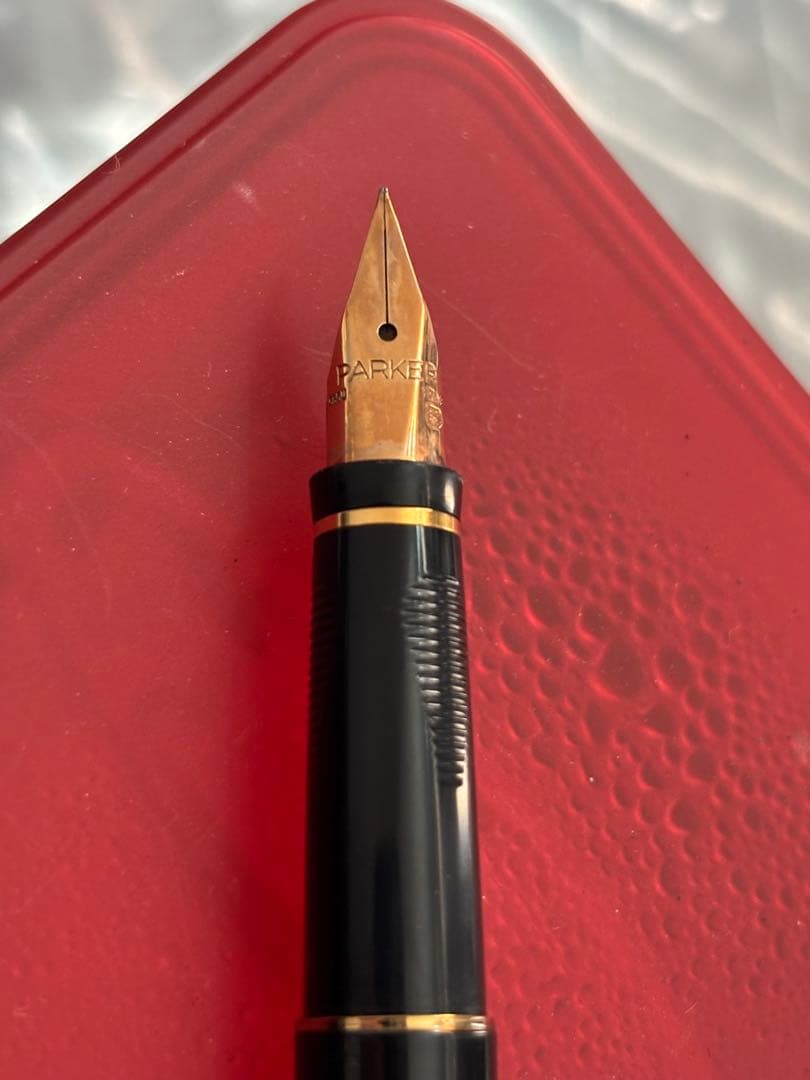 美品】PARKER パーカー 万年筆 14Kペン先 黒×ゴールドレザーケース付