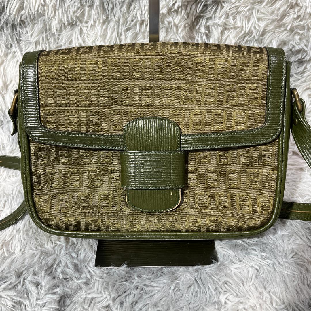 [大人気]　フェンディ　FENDI　ショルダーバッグ　総柄　レザー