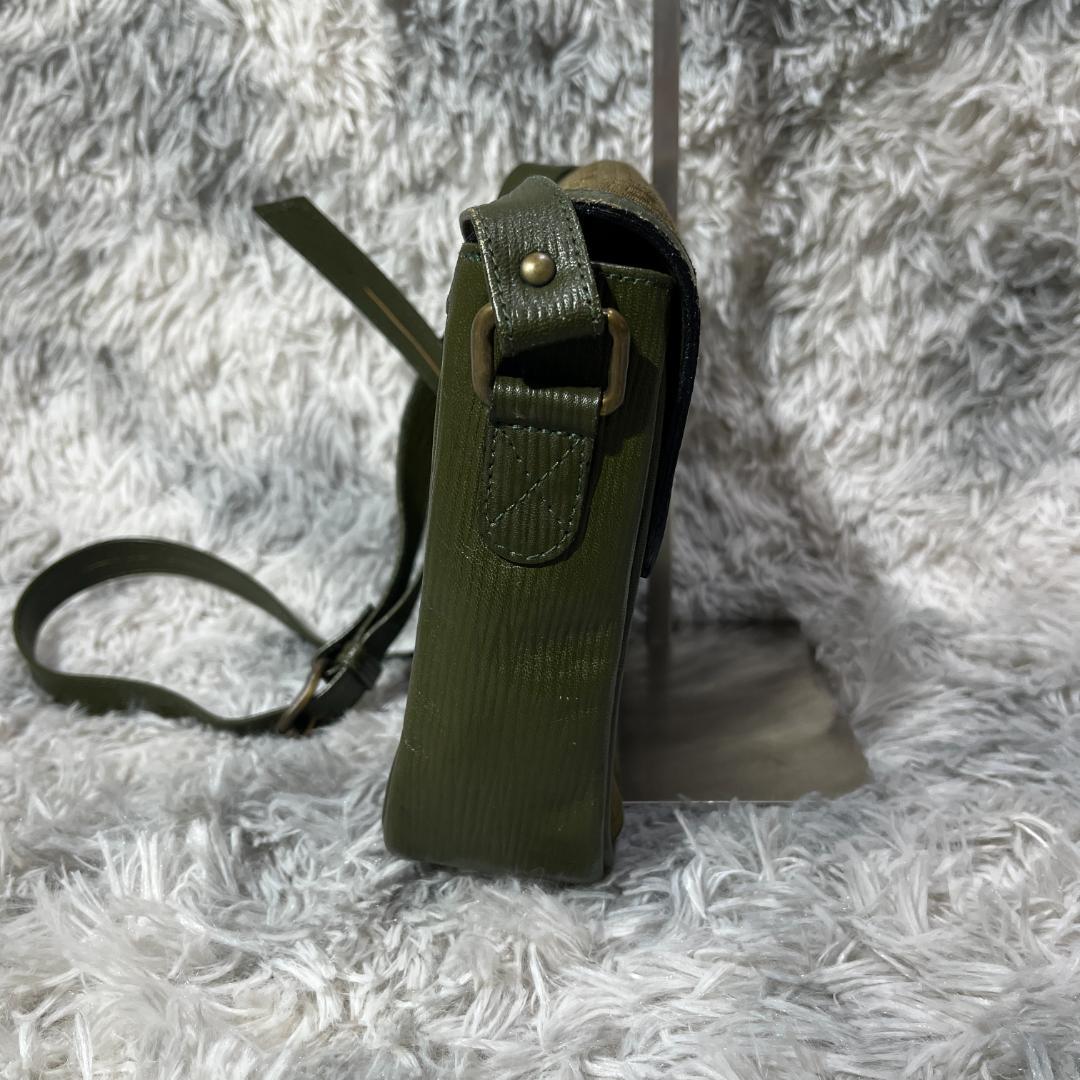 [大人気]　フェンディ　FENDI　ショルダーバッグ　総柄　レザー