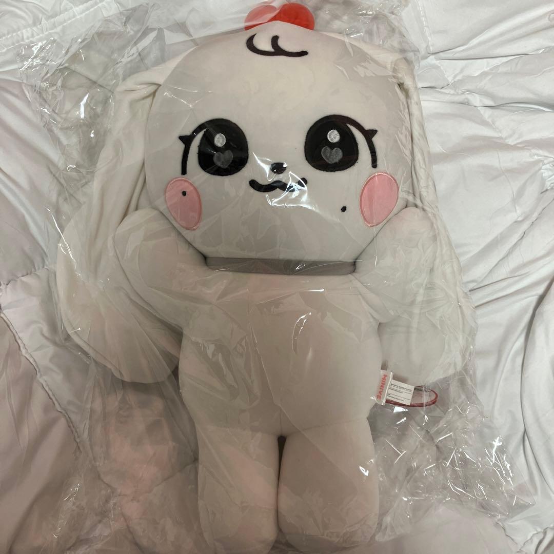 IVE MINIVE メガクッションウォニョンチェリーぬいぐるみ