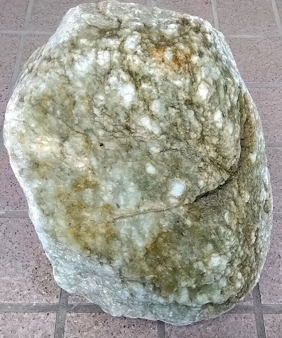 ☆翡翠原石☆糸魚川硬玉【大所川・川ズレ・転石ウブ17.8kg】