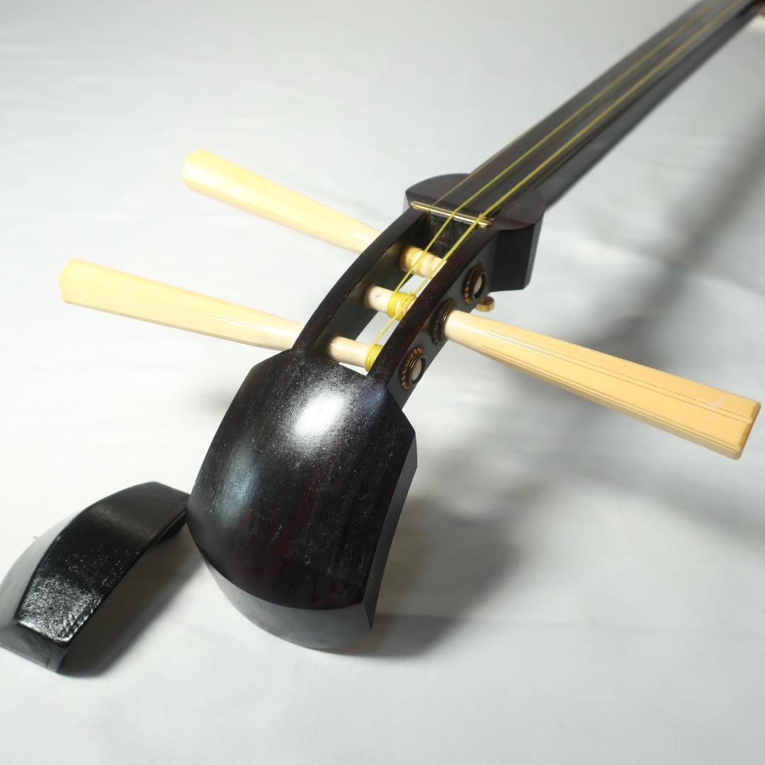 三味線 紅木 細棹 撥 予備弦 ハードケース付 和楽器