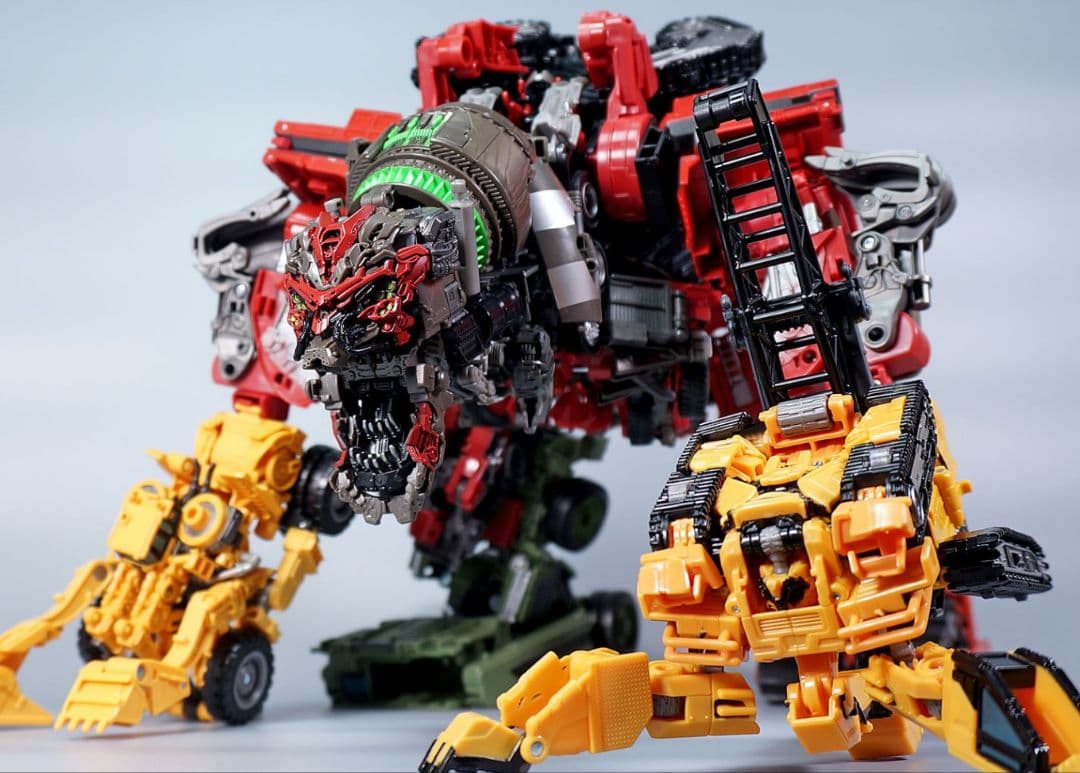 デバステーター トランスフォーマー スタジオシリーズ