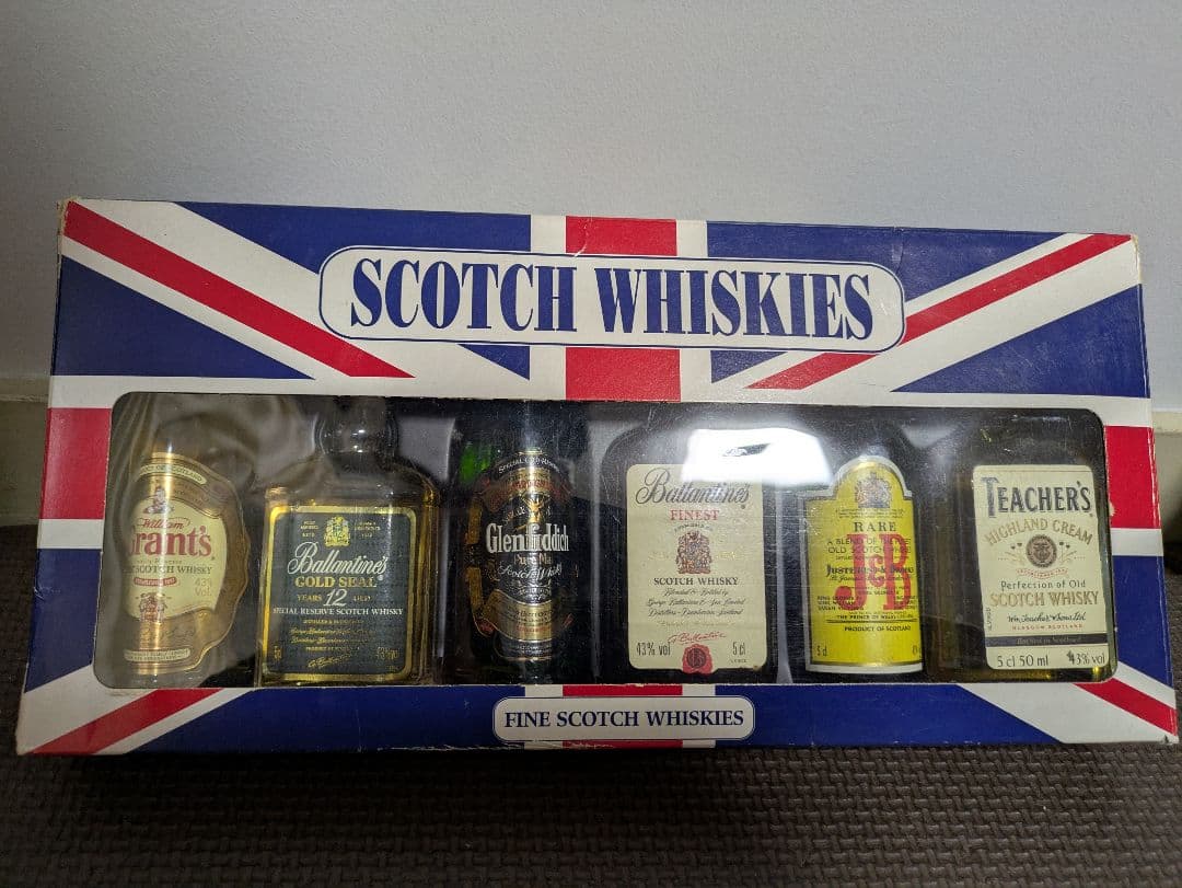 ミニュチュアボトル ブランデー、ウイスキーセット 6本入り×2おまけ付き