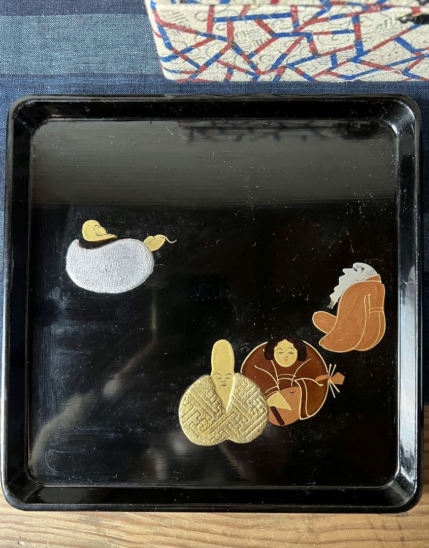 【箱付】漆器 七福神図 盛り絵付け蒔絵 お盆と重箱 アンティーク 骨董品