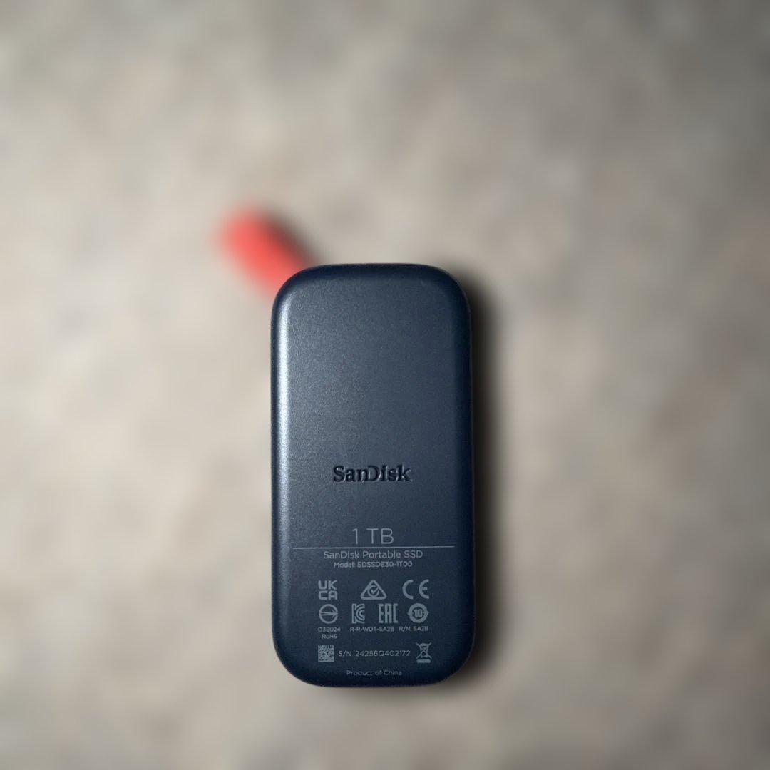 ⭐️使用回数少⭐️SanDisk ポータブルSSD 1TB