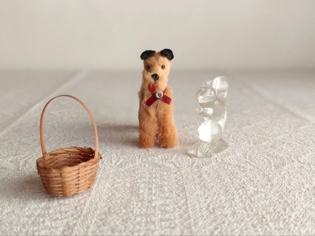 vintage glass figure ୨୧ * ガラスの リスさん