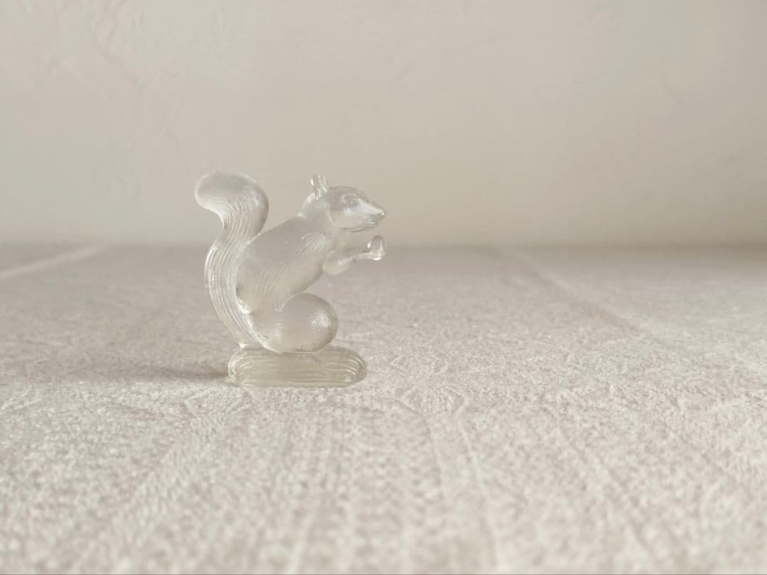 vintage glass figure ୨୧ * ガラスの リスさん