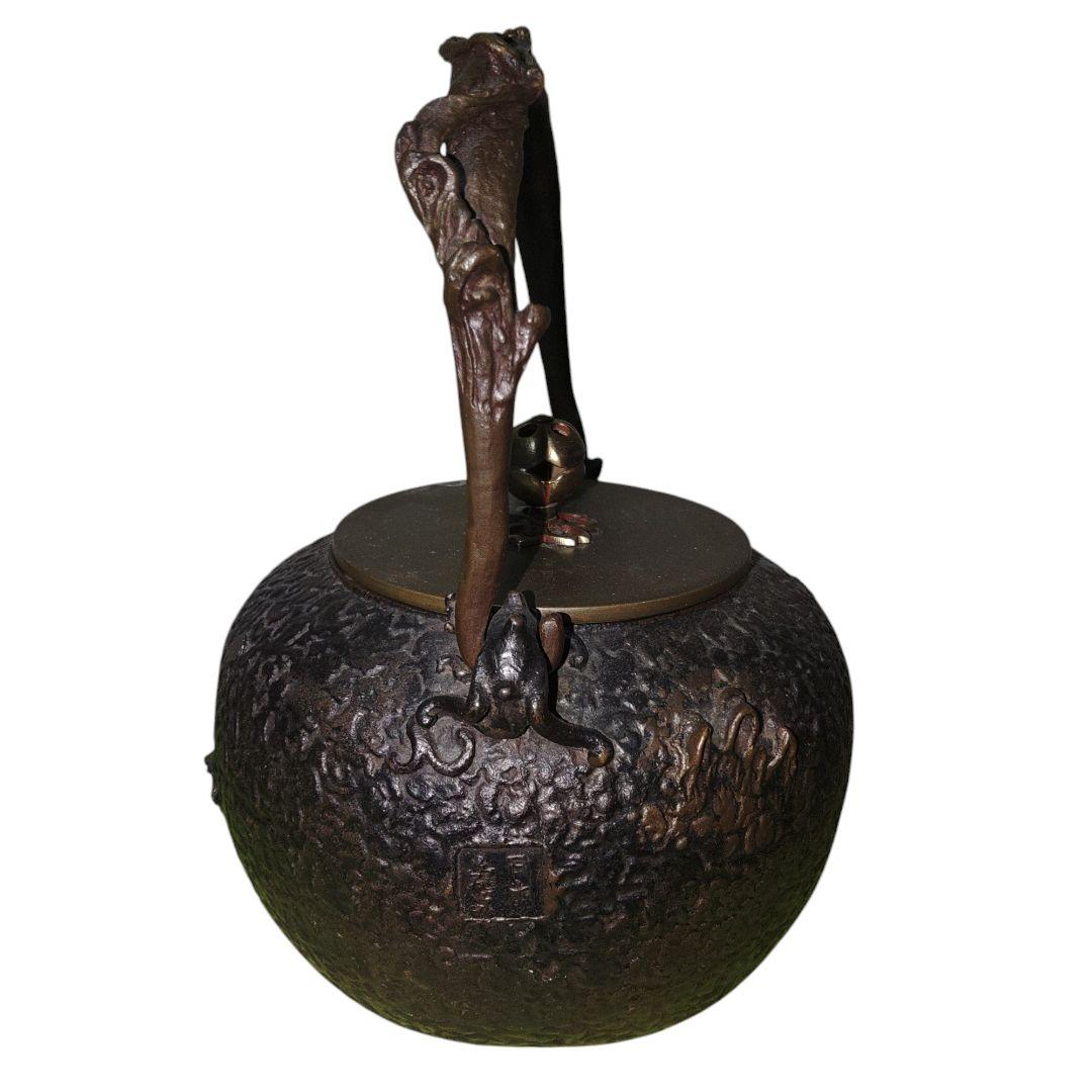 亀文堂　楼閣文銅瓶　銅蓋