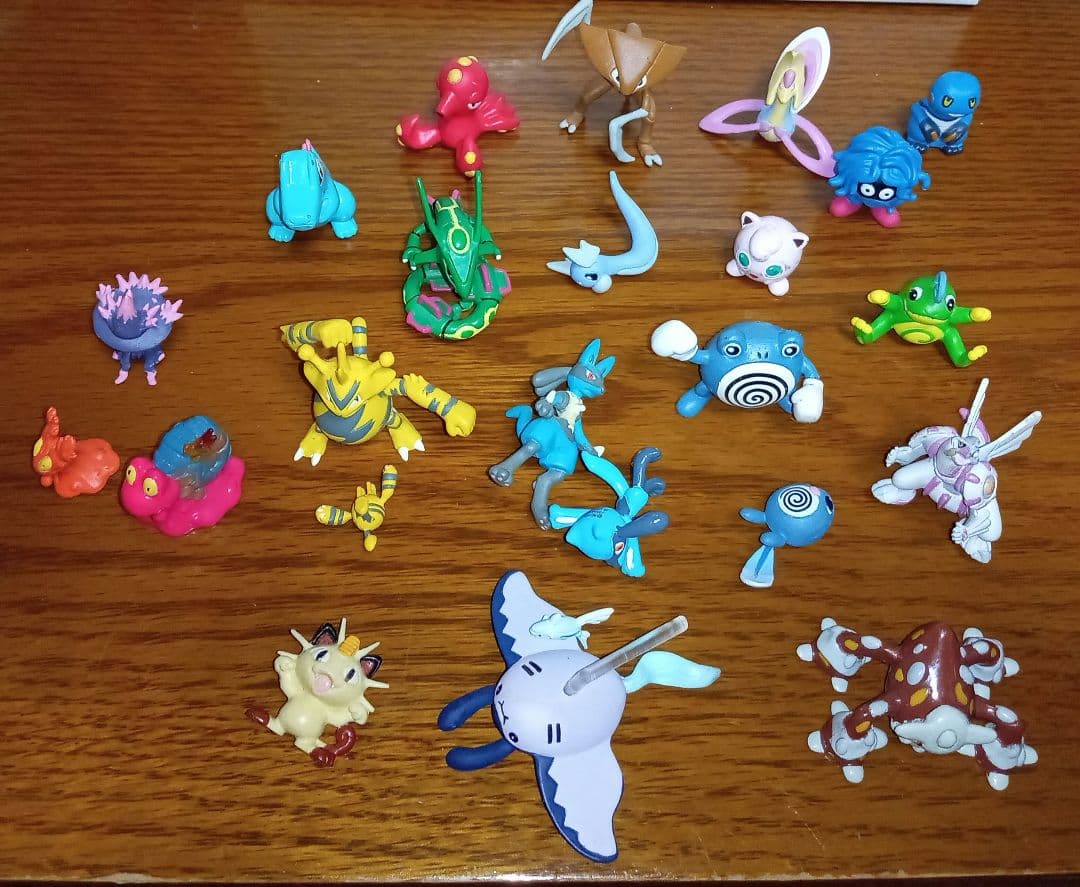 レイおもちゃ よいこおもちゃ ホネゴン インディーズソフビ