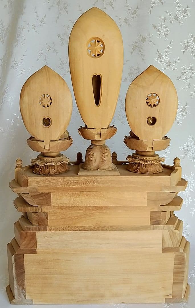 三宝尊 [中#83] 題目宝塔 釈迦如来坐像 多宝如来坐像 ◇白檀 木彫