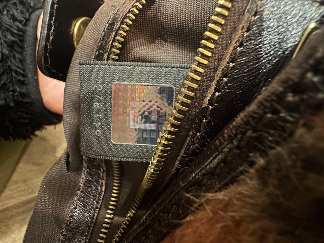 早い者勝ち✨FENDI フェンディ　肩がけハンドバッグ　✨