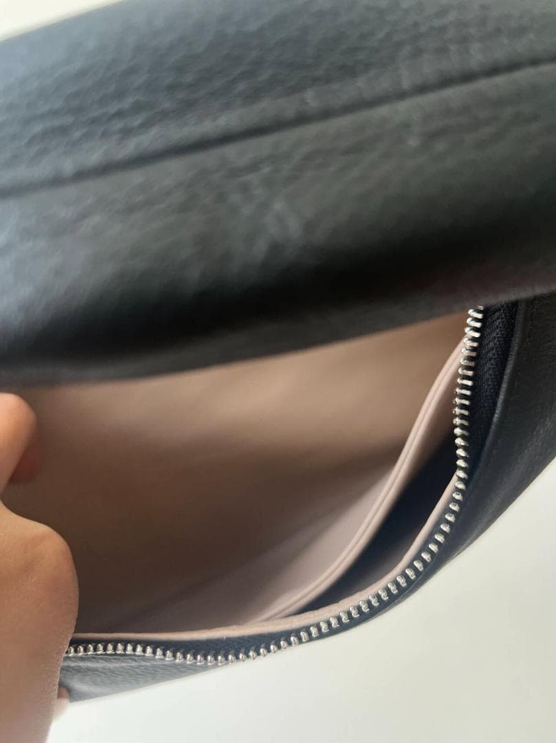 アエタ　ブラック M