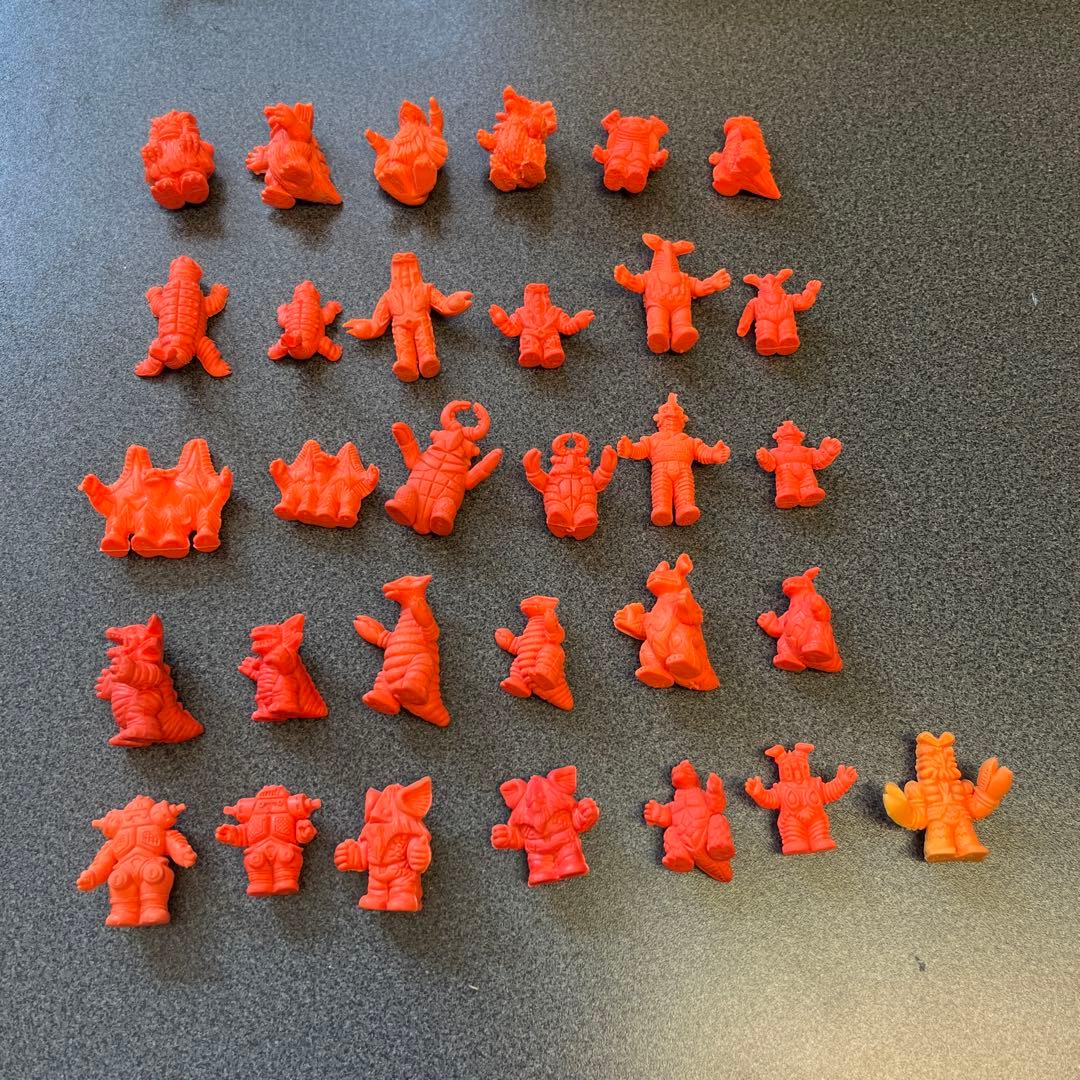 ウルトラマン怪獣消しゴム橙バラ売りOK‼️