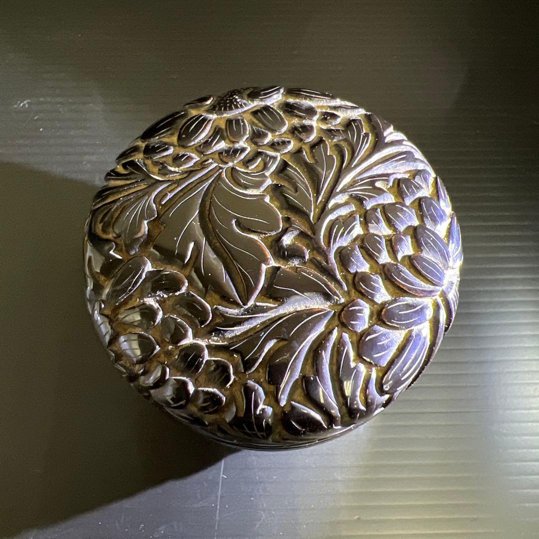 松谷作 椎黒菊唐草文棗 共箱 高さ約6.5㎝ 東