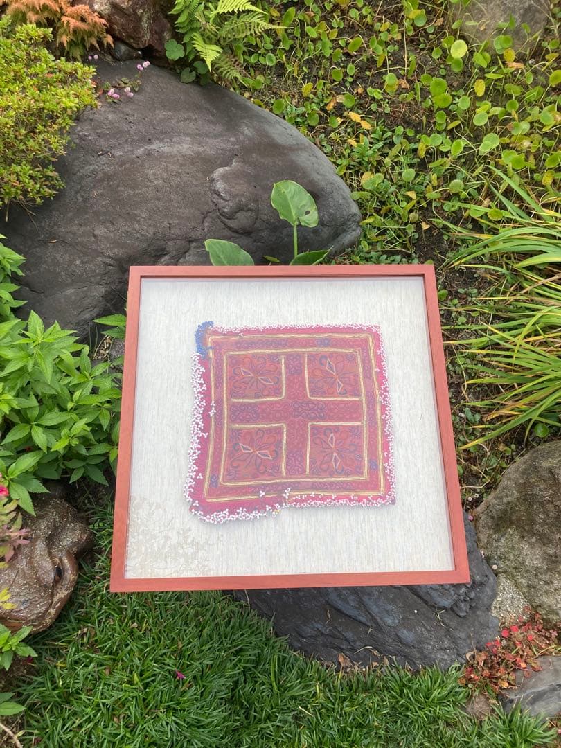 アフガニスタン 手仕事 民藝 装飾的な刺繍 ビーズ アートフレーム