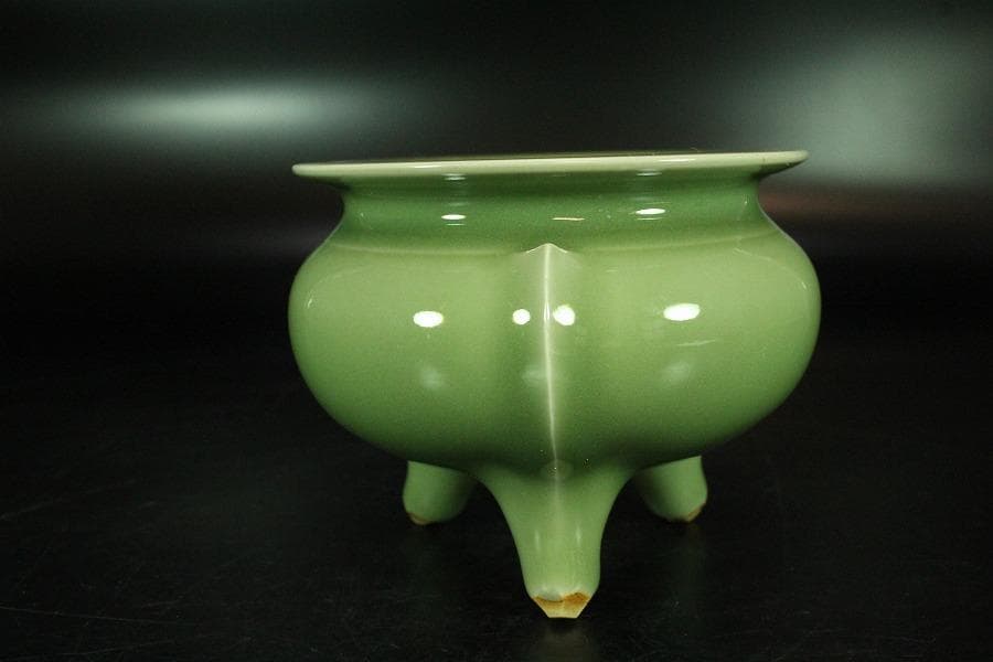 清水六兵衛作 青磁 唐木蓋 香炉 在銘 共箱(K-LC692)