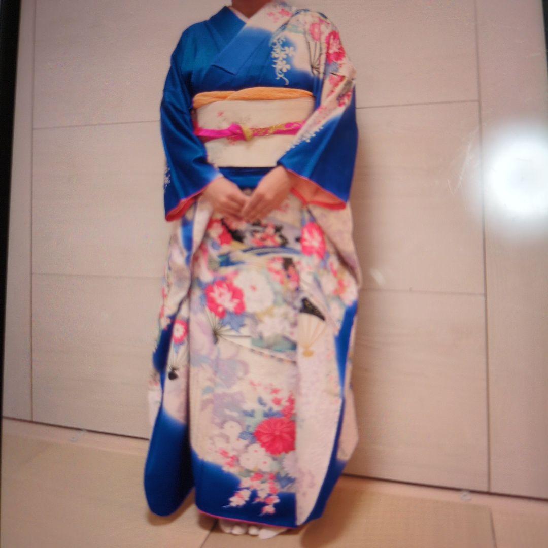 振袖:青と白の花柄と扇子 と 帯 と 小物のセット 成人