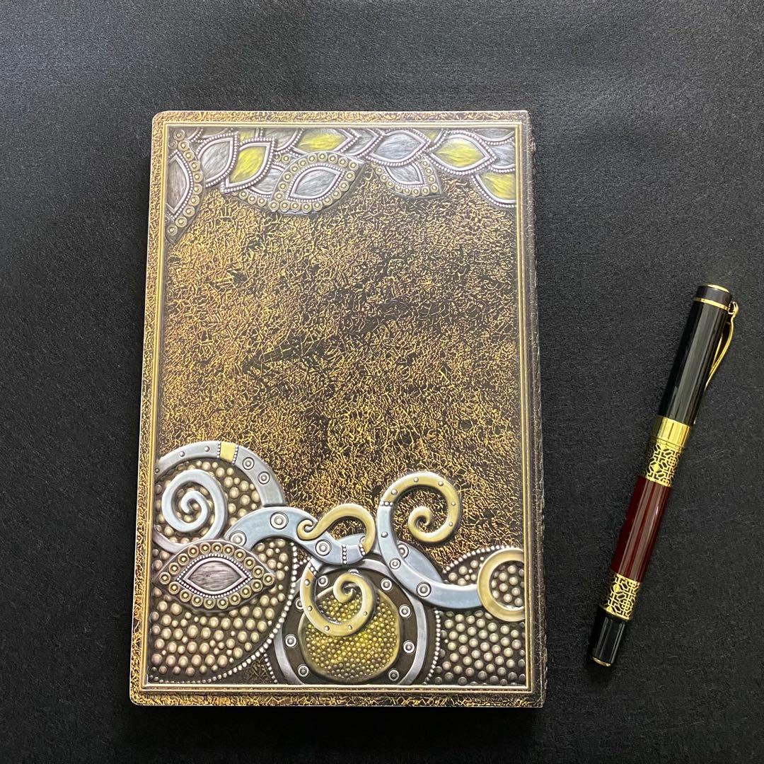 特級呪物】孔雀王覚醒の魔導書 縁と流れを統べる黄金叡智 曰く付き