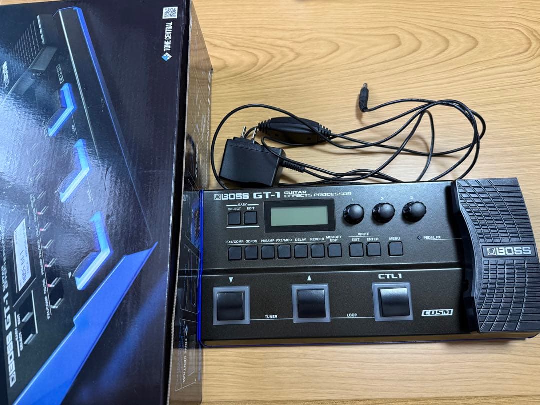 美品BOSS GT-1 マルチエフェクター　説明書、ACアダプター、箱あり 美品BOSS GT-1 マルチエフェクター 説明書、ACアダプター、箱あり Boss