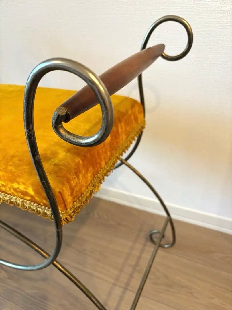 黄色ベルベットクッション ヴィンテージスツール