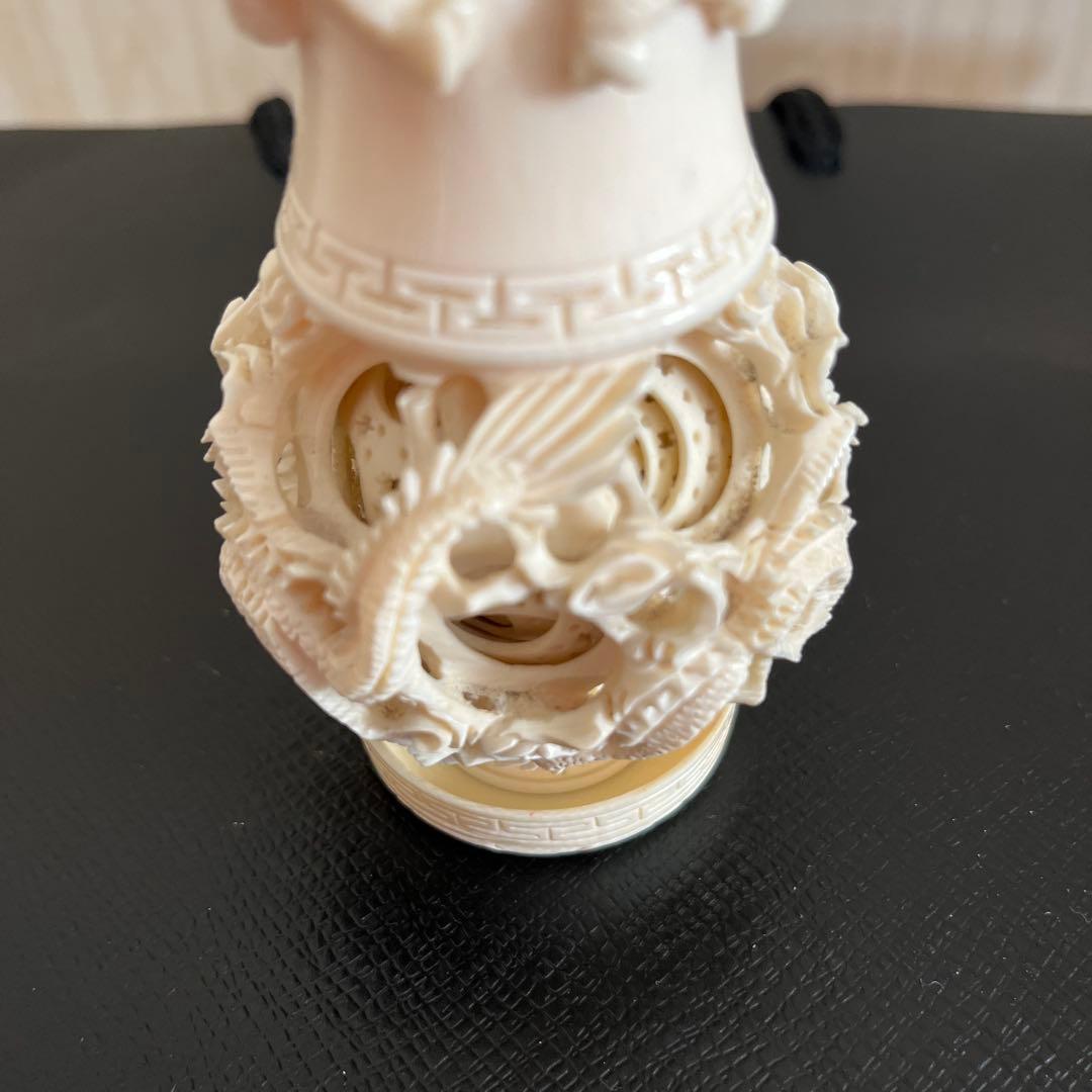 中国骨董 多層球象牙調のドラゴン彫刻花瓶