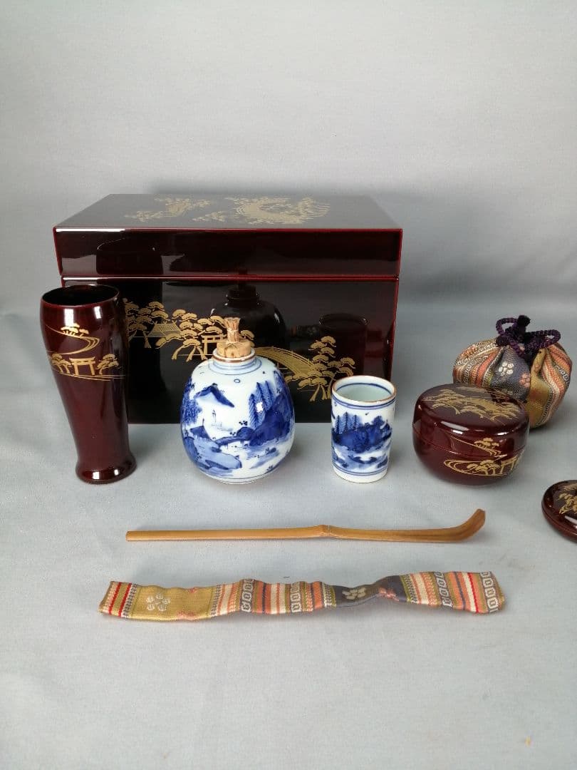 茶道具】 住吉蒔絵茶箱 茶道具セット付属 茶箱158