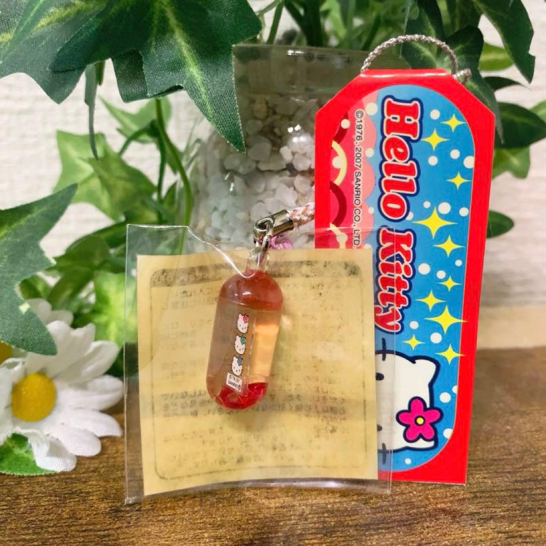 ☆激レア☆ハローキティ　トリプルフェイス　カプセルリキッド根付け　2007年