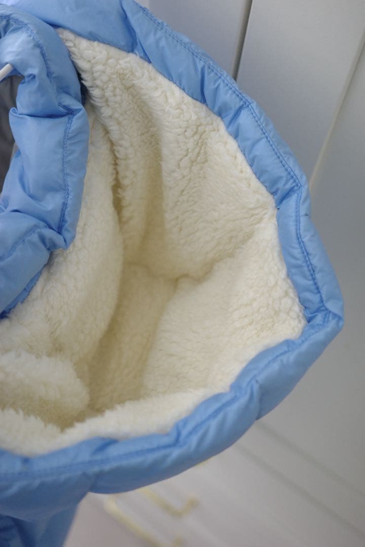 MONCLER 水色 ダウンベスト フード付き