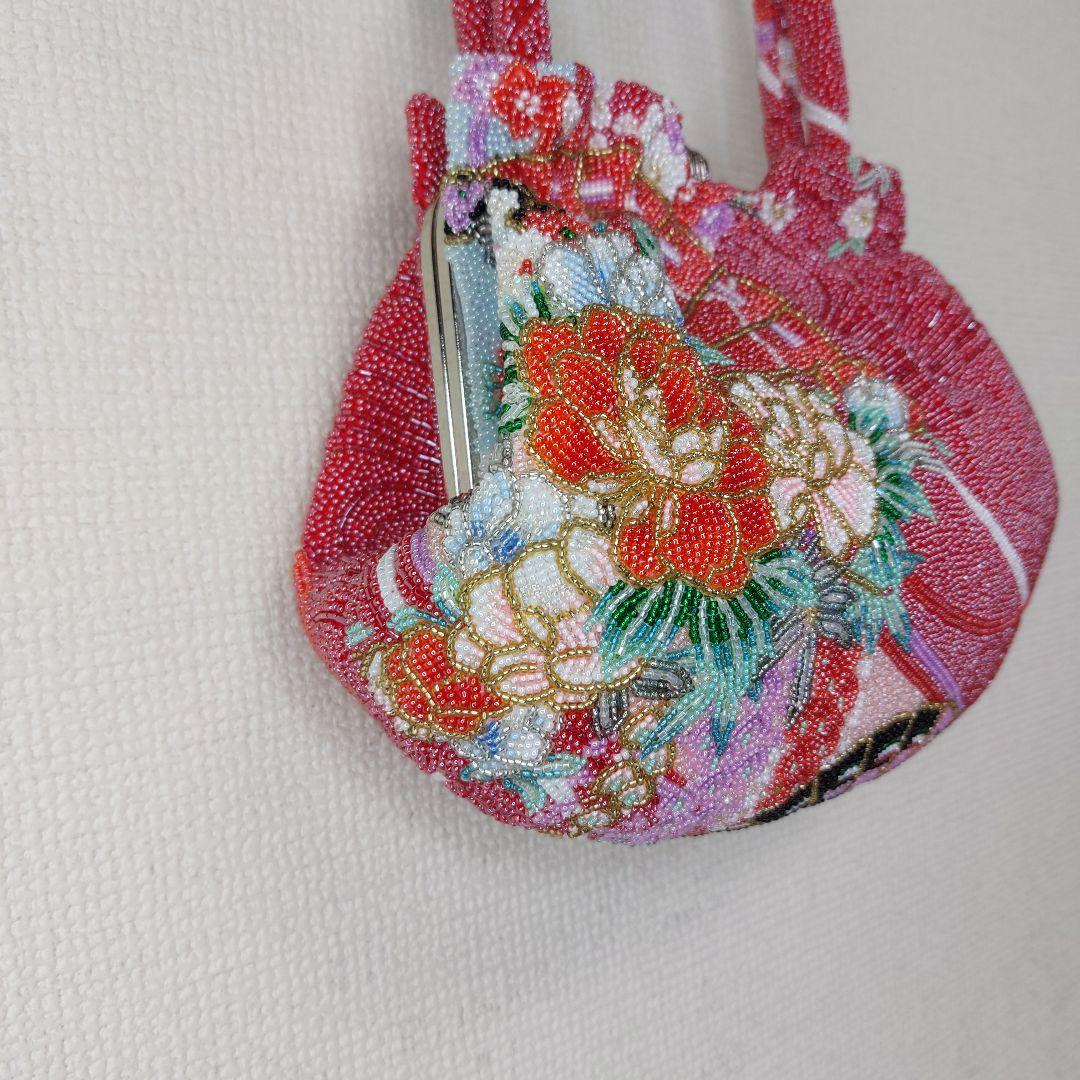 手刺本刺繍　和装　成人式　浴衣　ビーズ花柄バッグ　扇子