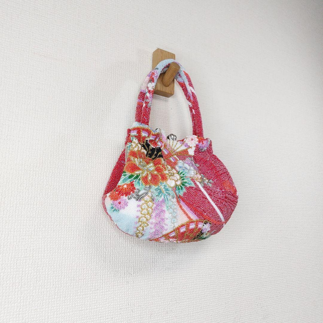 手刺本刺繍　和装　成人式　浴衣　ビーズ花柄バッグ　扇子