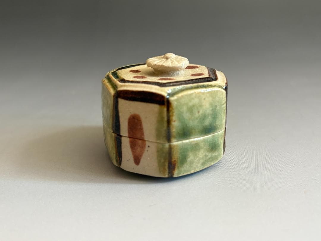 加藤芳右衛門 織部焼 亀甲香合 久田宗也 尋牛斎書付 茶道具