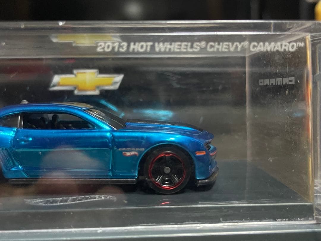 2013 Hot Wheels Chevy Camaro ミニカー